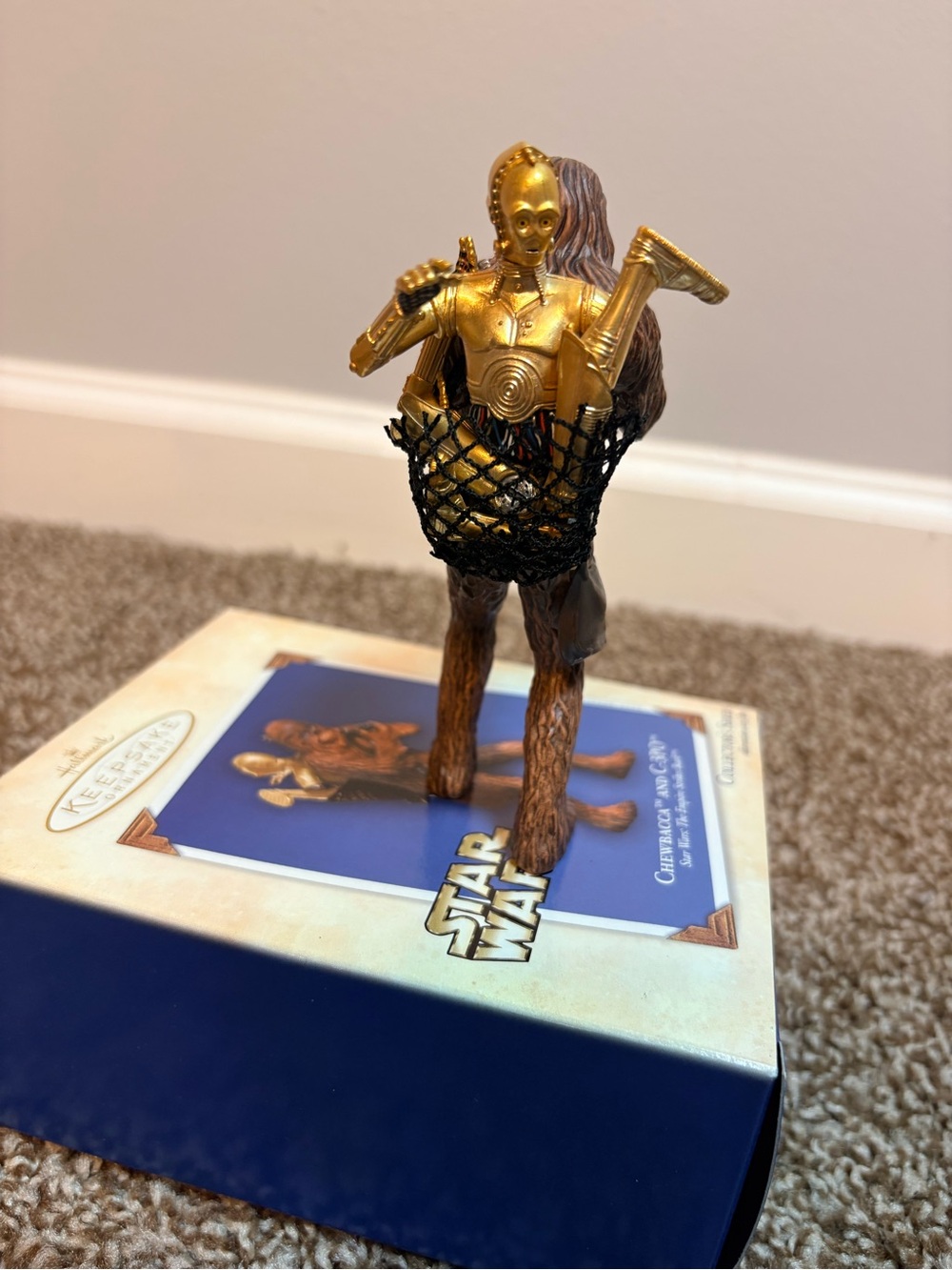 Hallmark Keepsake Ornament Star Wars Chewbacca & C-3PO Collector's Series 2004 - Picture 4 of 4